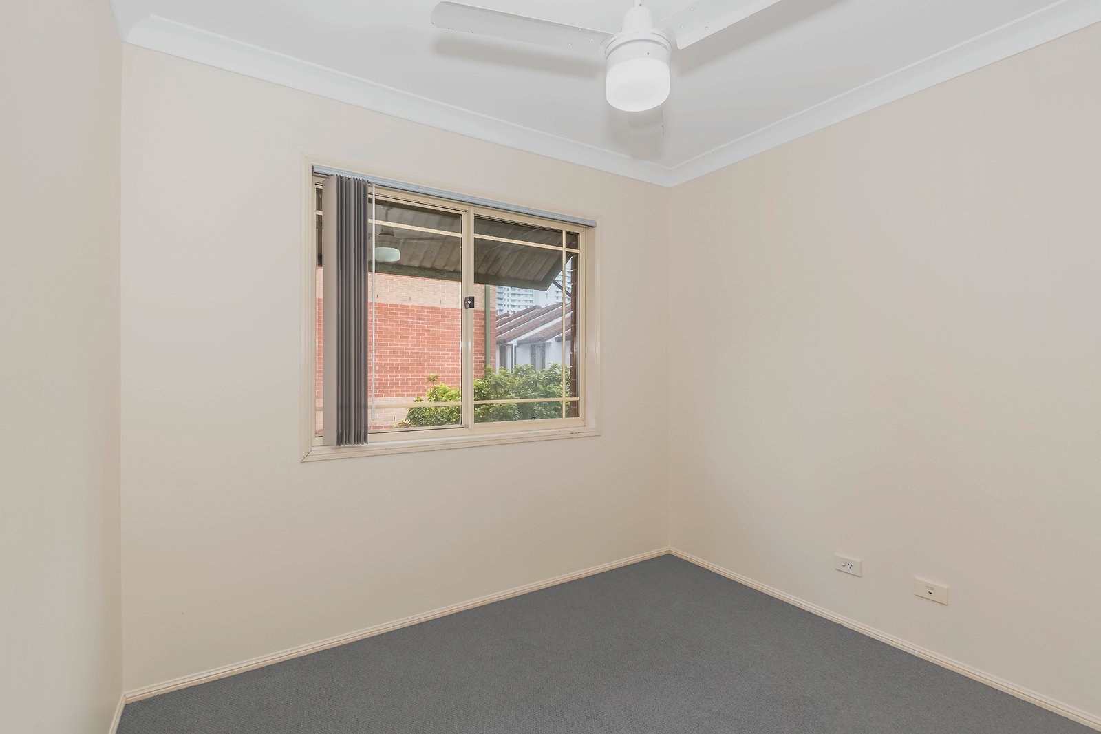 4/53 Bauer Street SOUTHPORT 11
