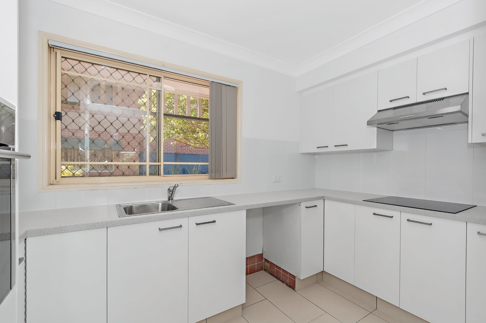 4/53 Bauer Street SOUTHPORT 3