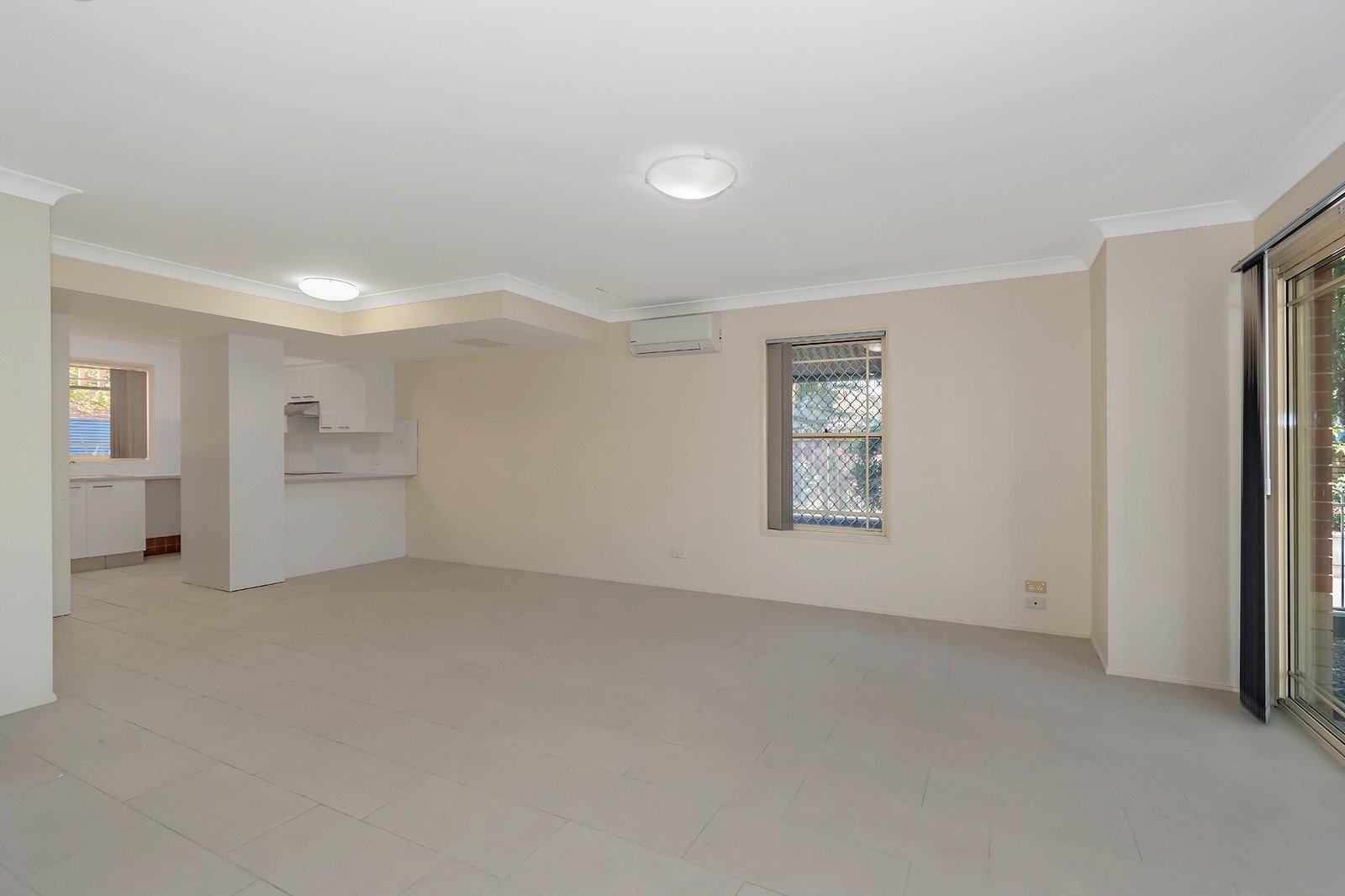 4/53 Bauer Street SOUTHPORT 5