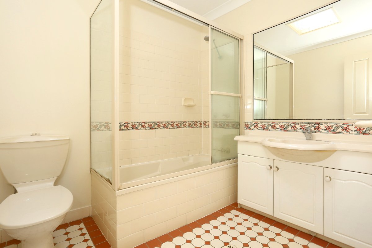 4/53 Bauer Street SOUTHPORT 6