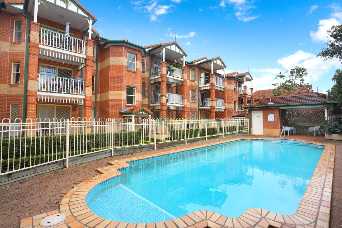 4/53 Bauer Street SOUTHPORT 8