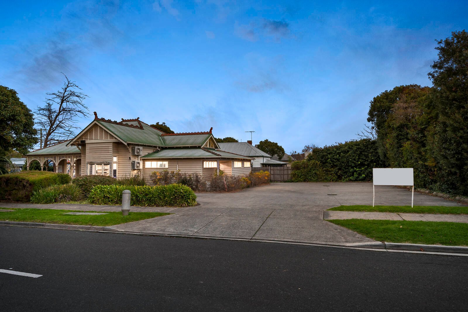 Real Estate and Property in 453 Station Street, Box Hill, VIC