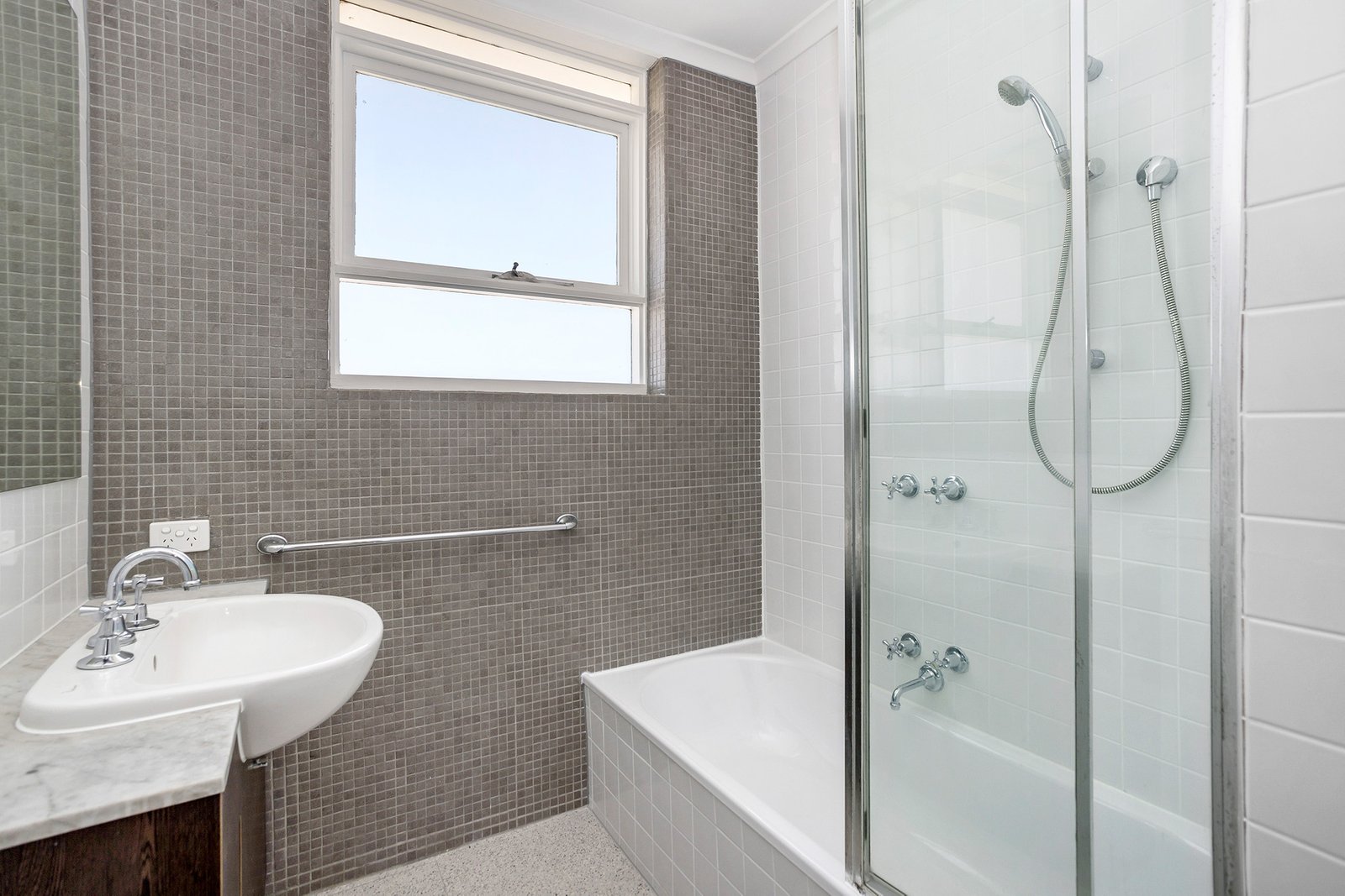 Real Estate and Property in 4/532 Orrong Road, Armadale, VIC