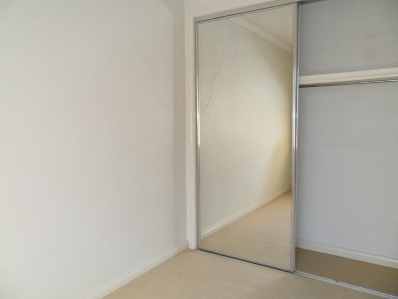 Gallery: 4/54 Hobbs Street