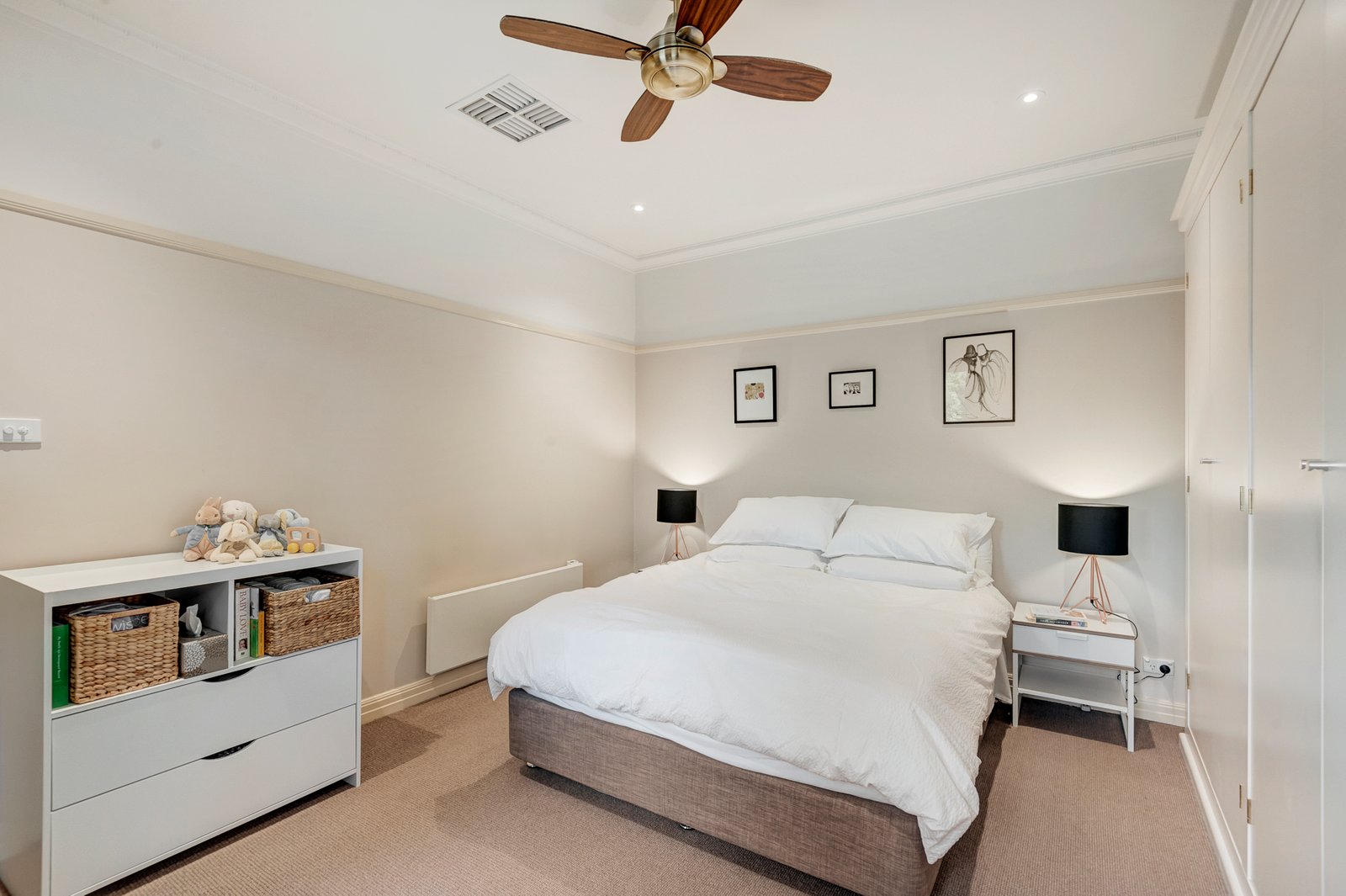 Real Estate and Property in 454 Middleborough Road, Blackburn, VIC