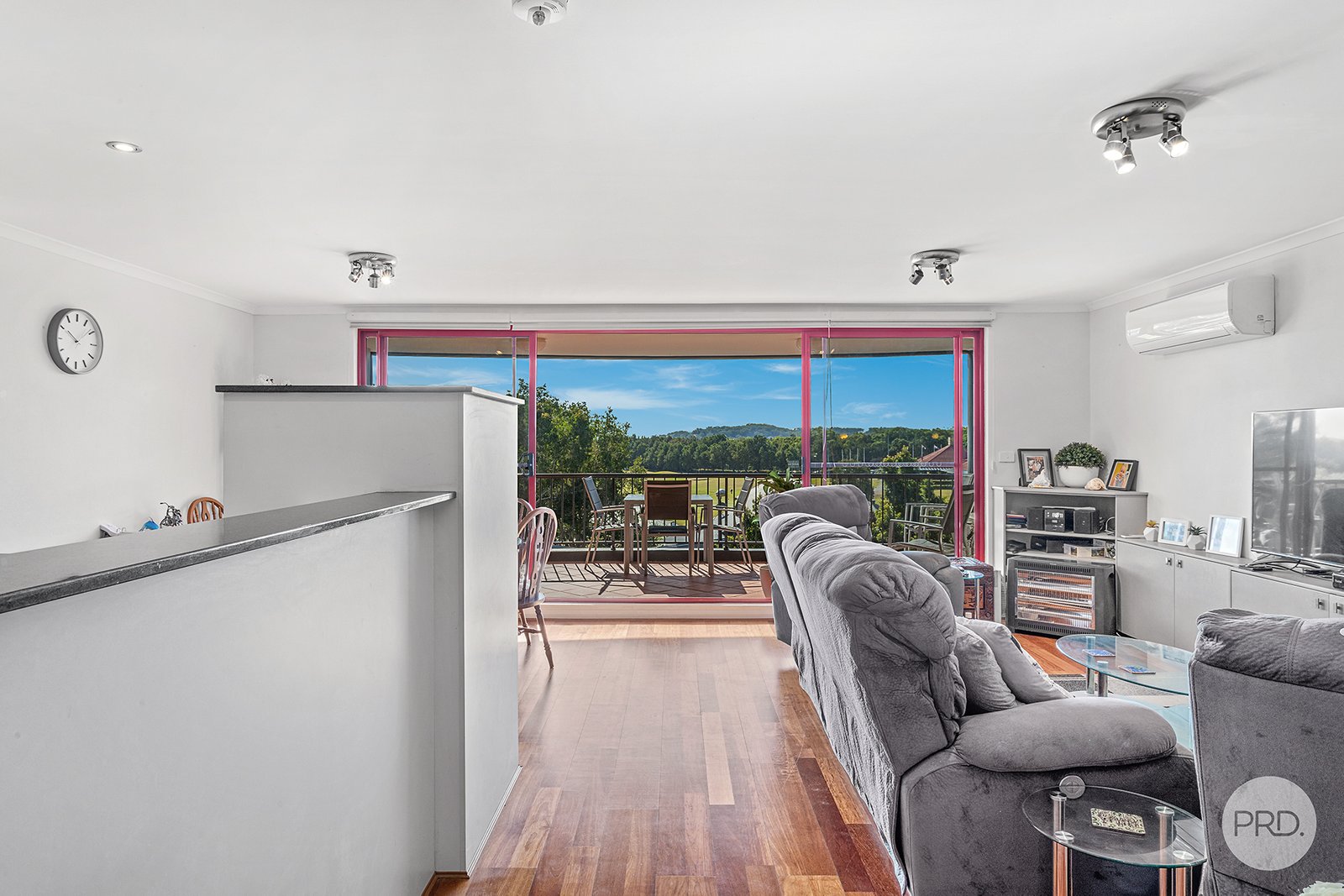 45/40 Horizons Drive SALAMANDER BAY 2