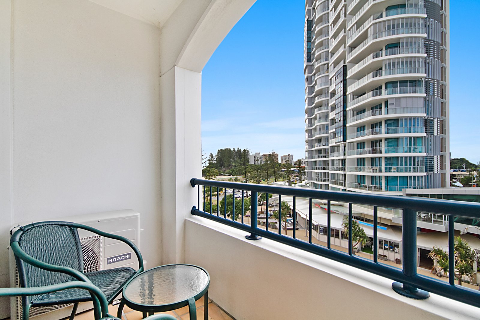 454/99 Griffith Street COOLANGATTA 2
