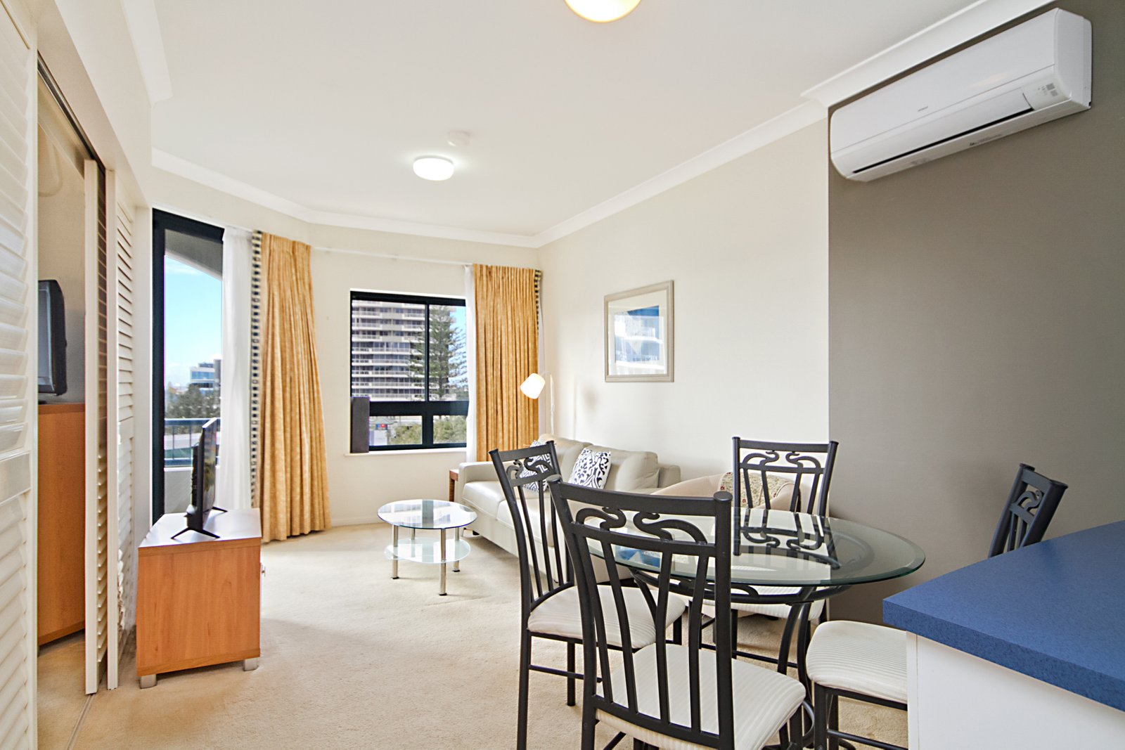 454/99 Griffith Street COOLANGATTA 3
