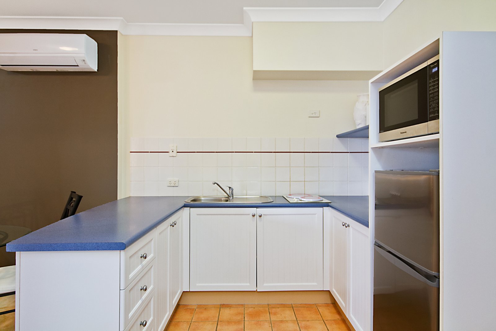 454/99 Griffith Street COOLANGATTA 4