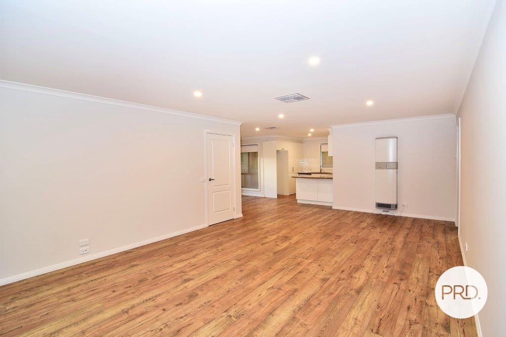 455 Ebden Street SOUTH ALBURY 3