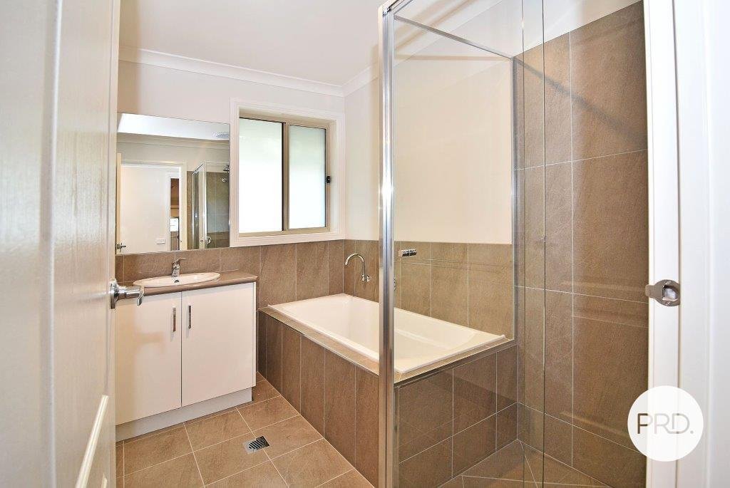 455 Ebden Street SOUTH ALBURY 9
