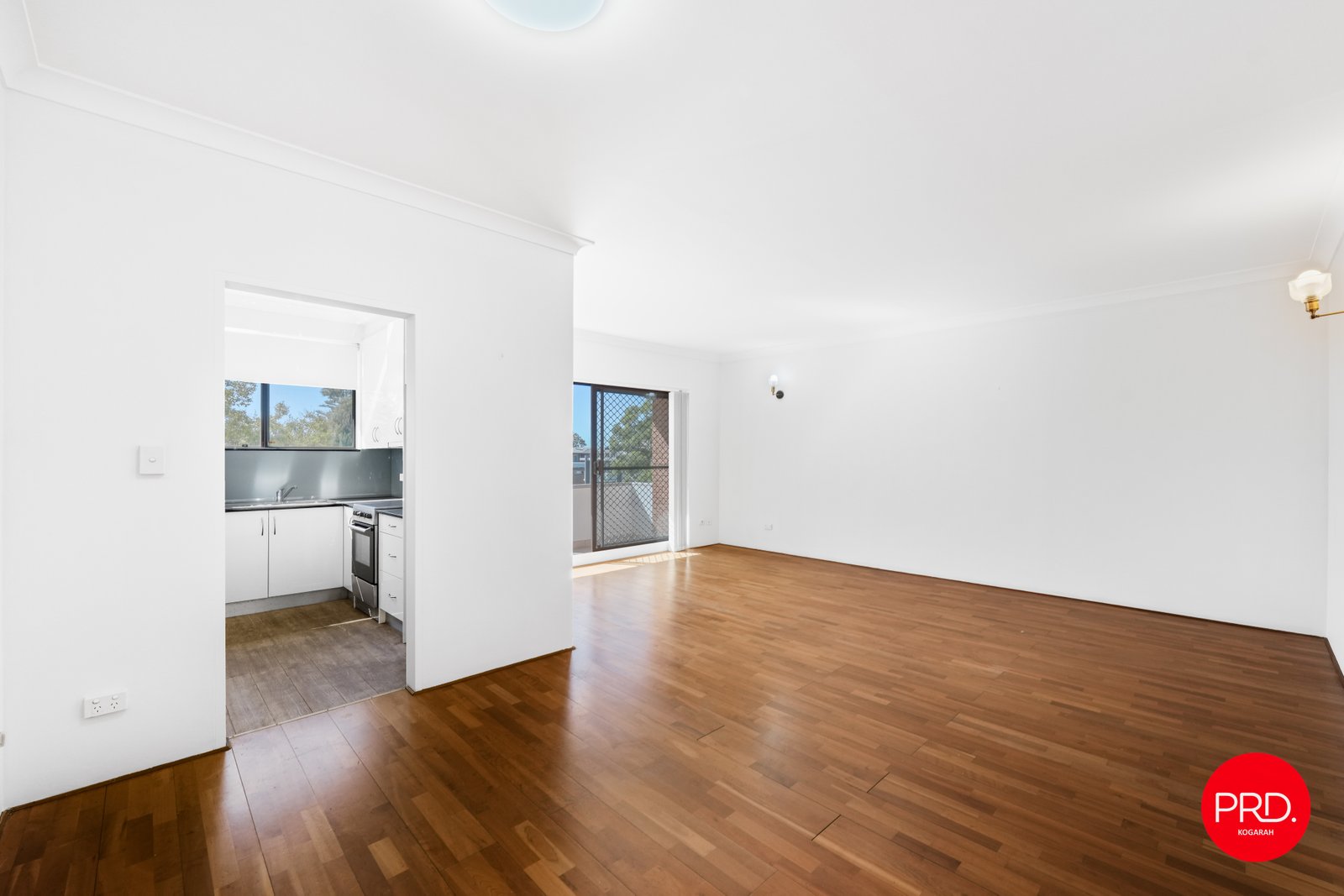 4/55 Hampton Court Road CARLTON 4