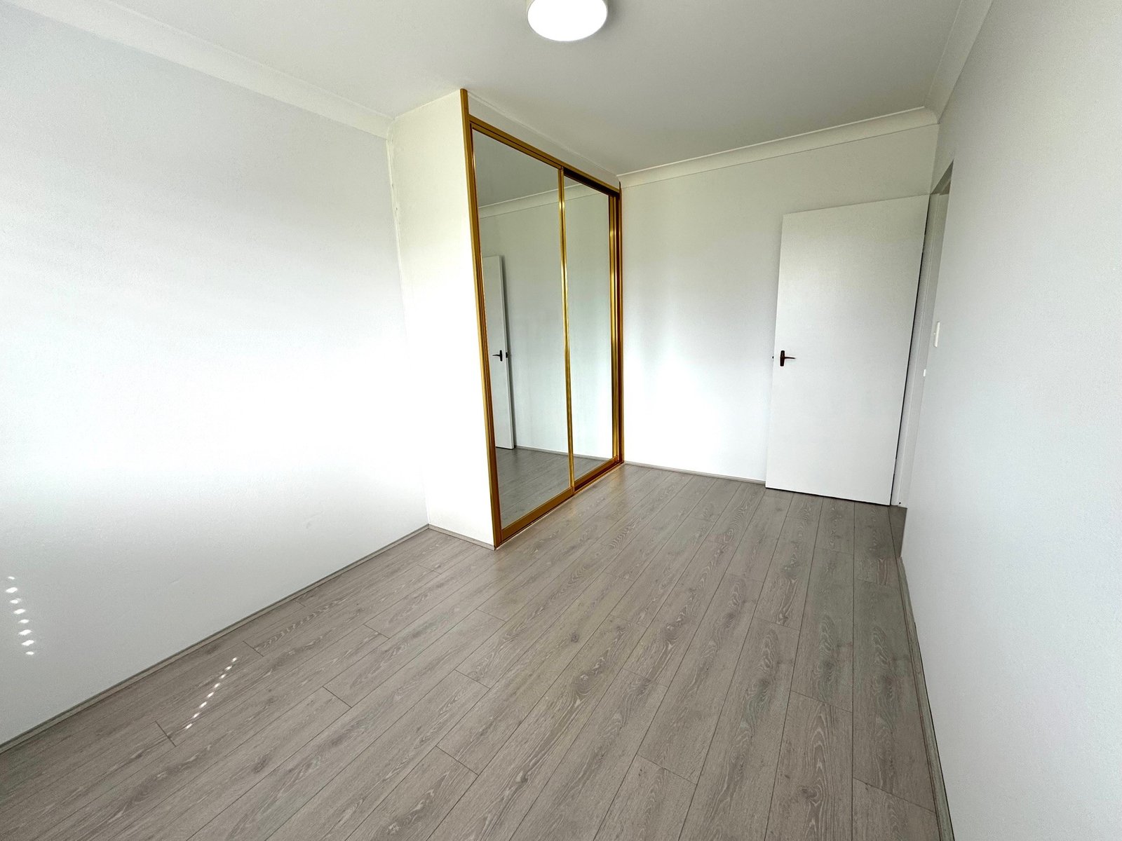 4/55 Railway Parade LAKEMBA 5