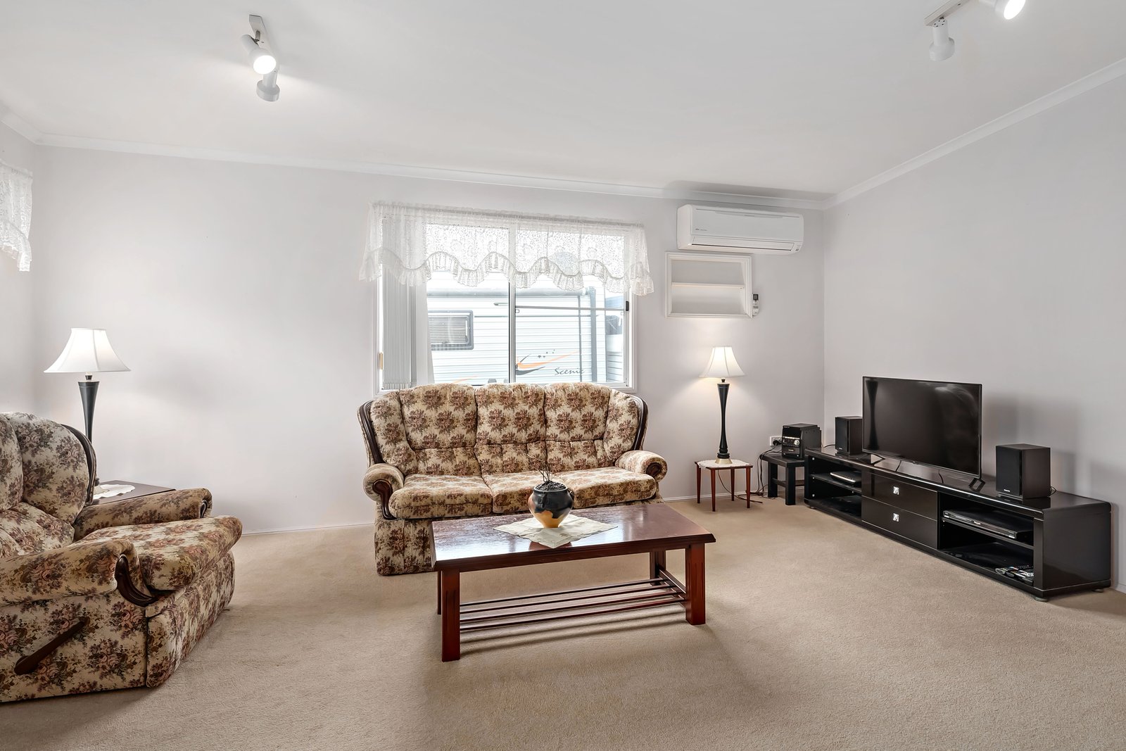 45/554 Gan Gan Road ONE MILE 6