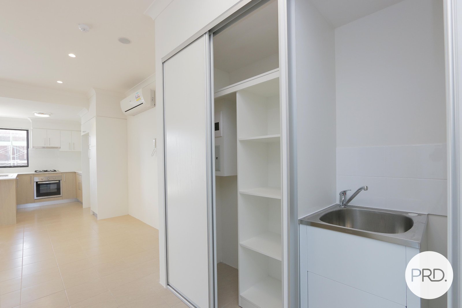 45/7 Durnin Avenue BEELIAR 8