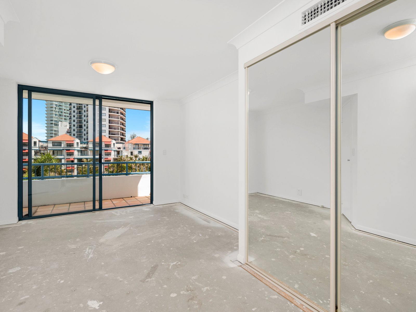457/99 Griffith Street, "Calypso Plaza"  COOLANGATTA 5