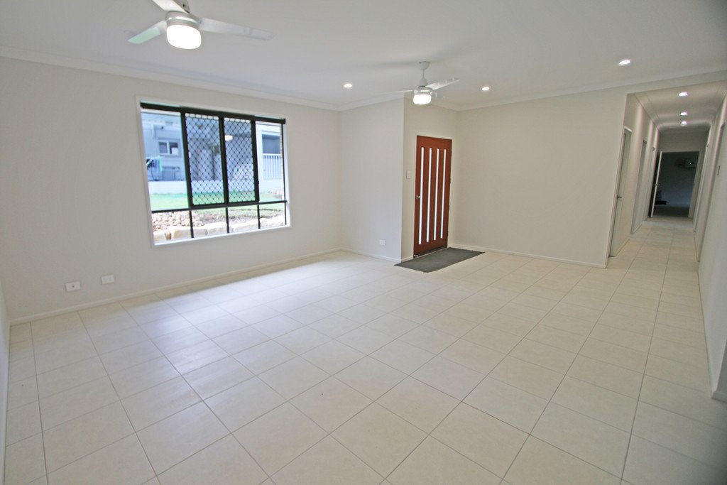 45a Kinarra Street ASHMORE 11