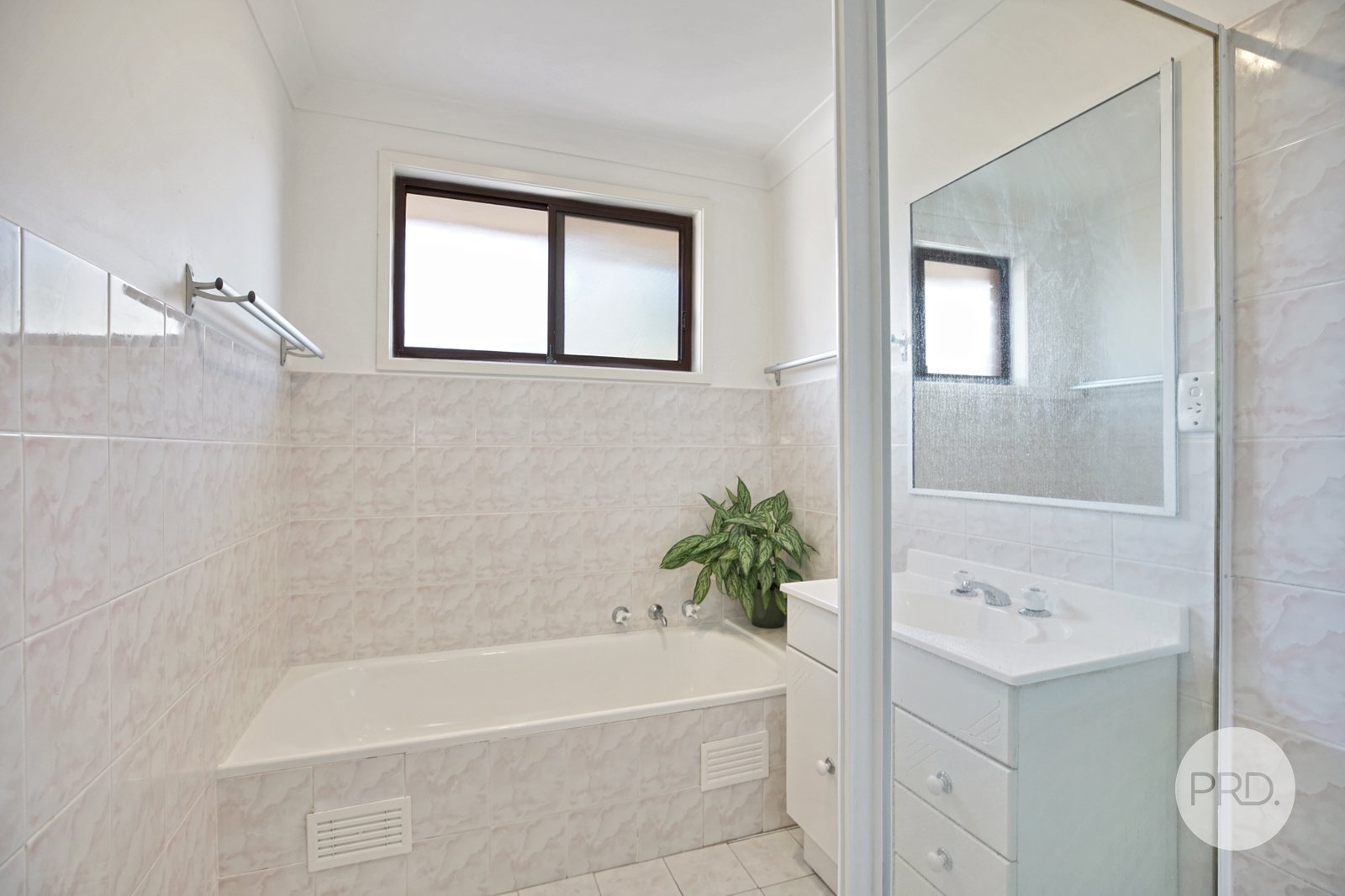 45A St Georges Crescent FAULCONBRIDGE 8