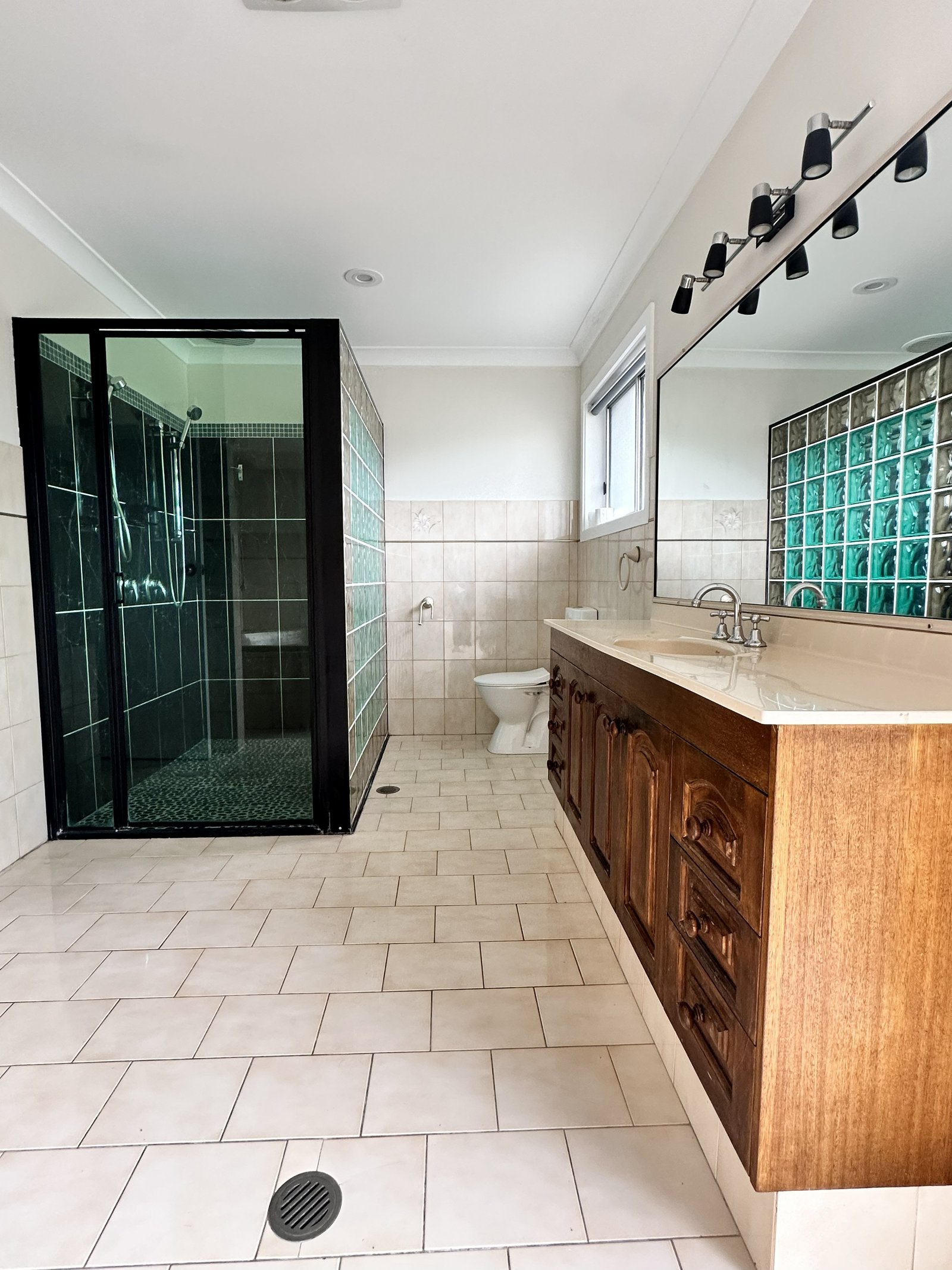 46 Adelong Road TUMUT 5