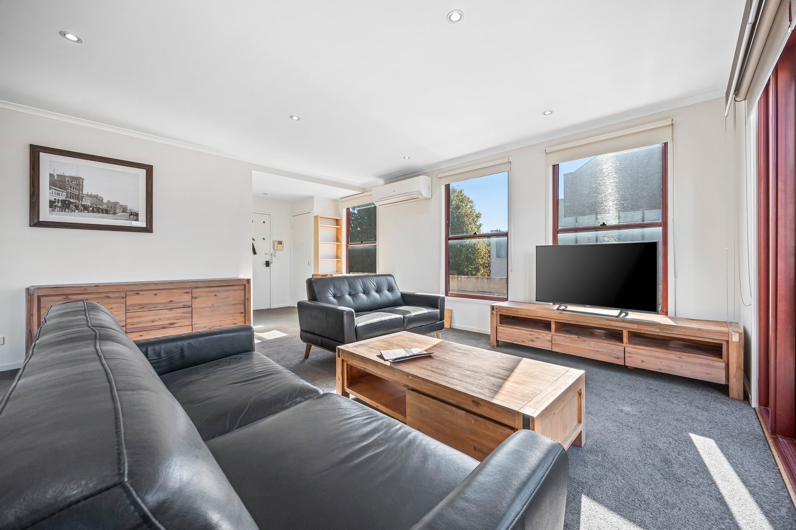 Gallery: 4/6 Bath Lane