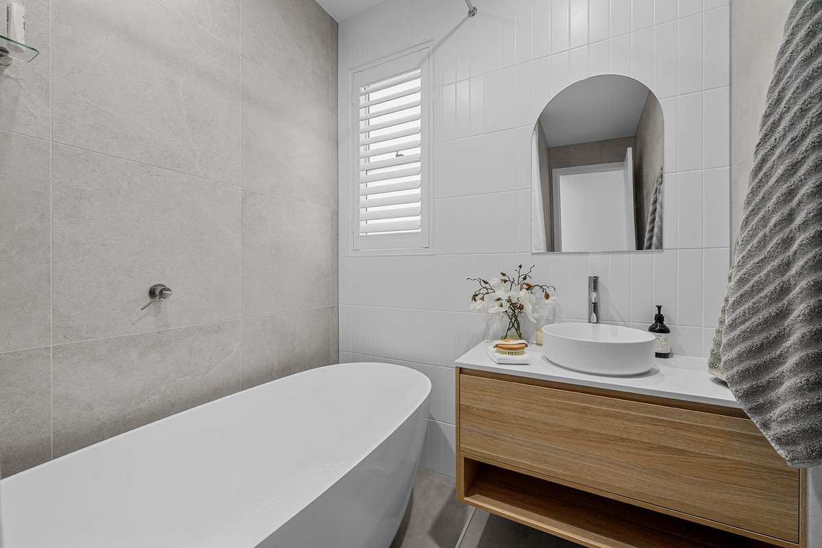 4/6 Beelyu Street Burleigh Heads 6
