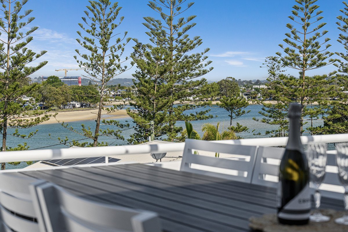 4/6 Beelyu Street Burleigh Heads 7