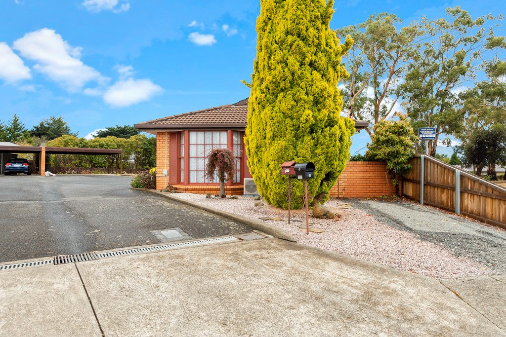 4/6 Brenock Court GLENORCHY 3