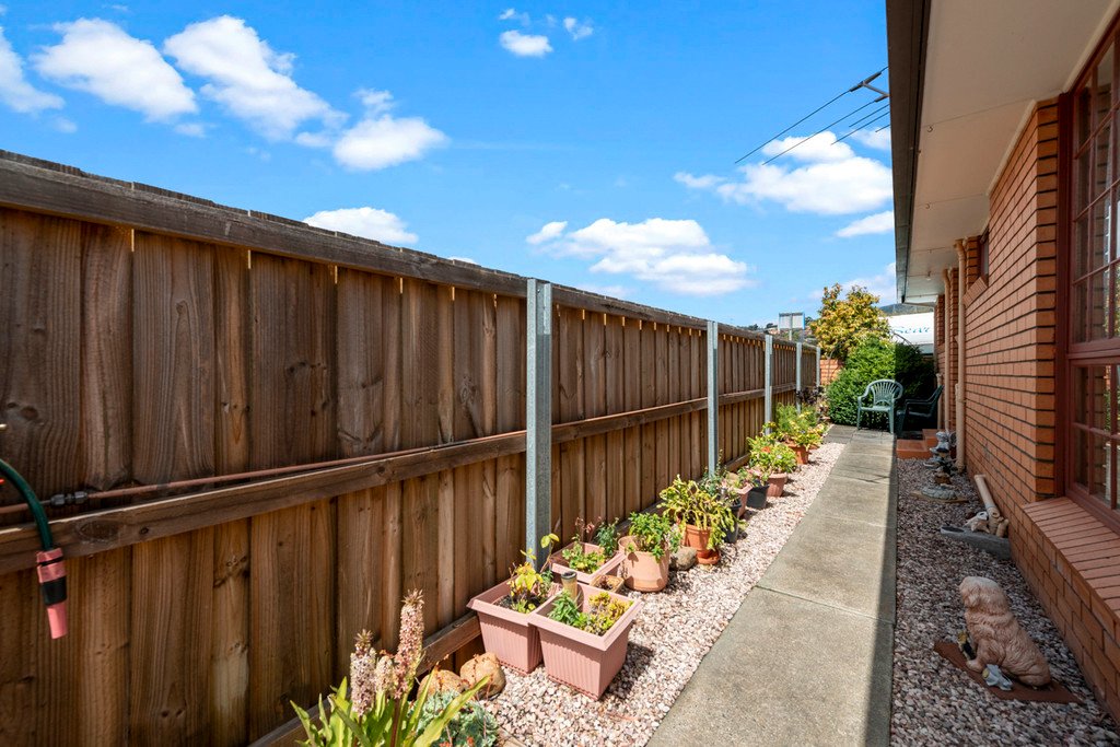 4/6 Brenock Court GLENORCHY 18