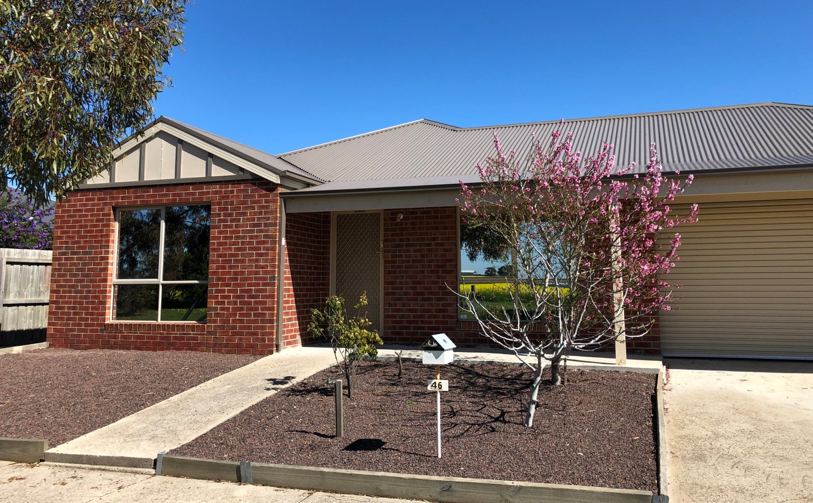 Gallery: 46 Curtain Drive