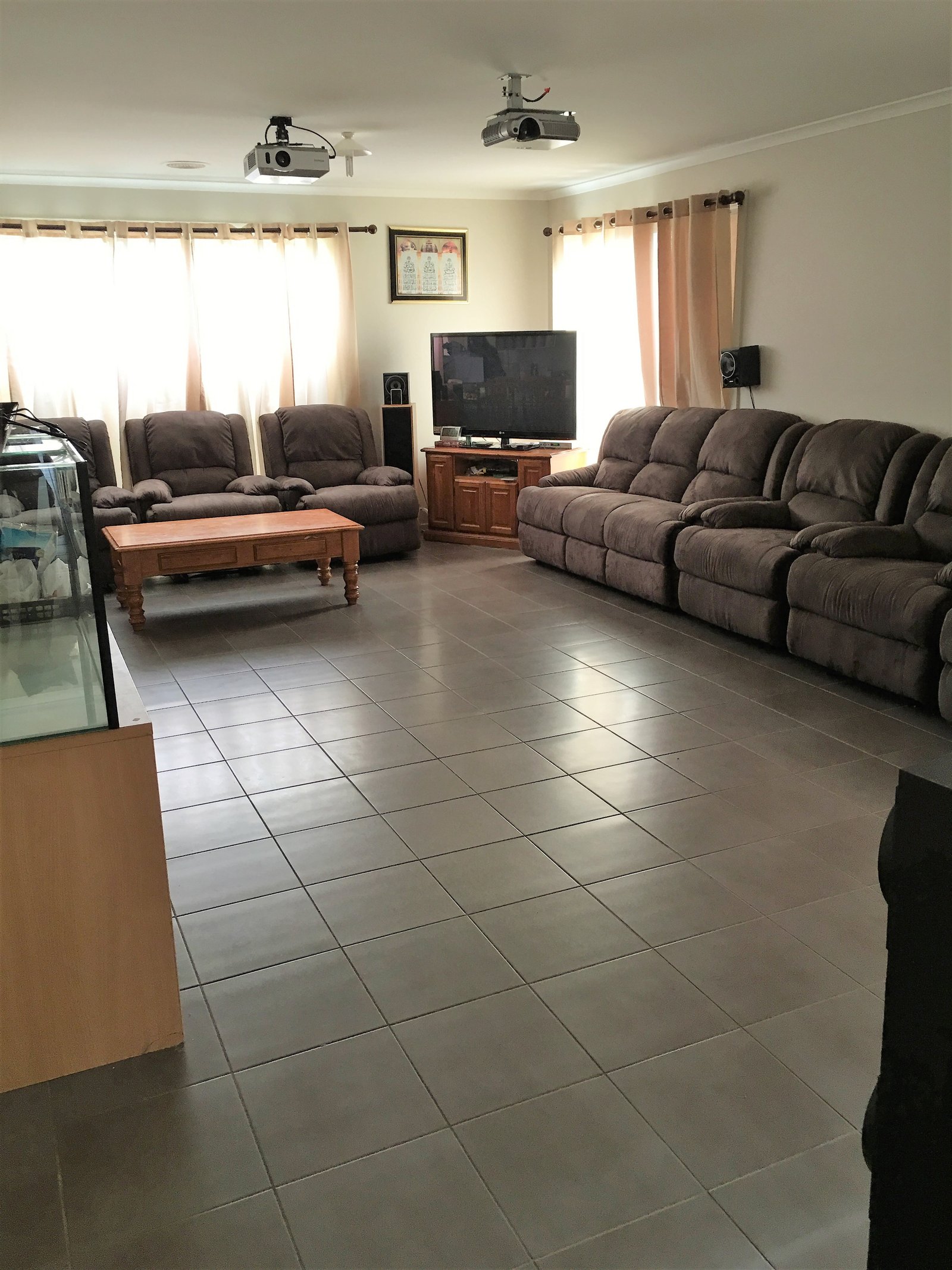 Gallery: 46 Curtain Drive