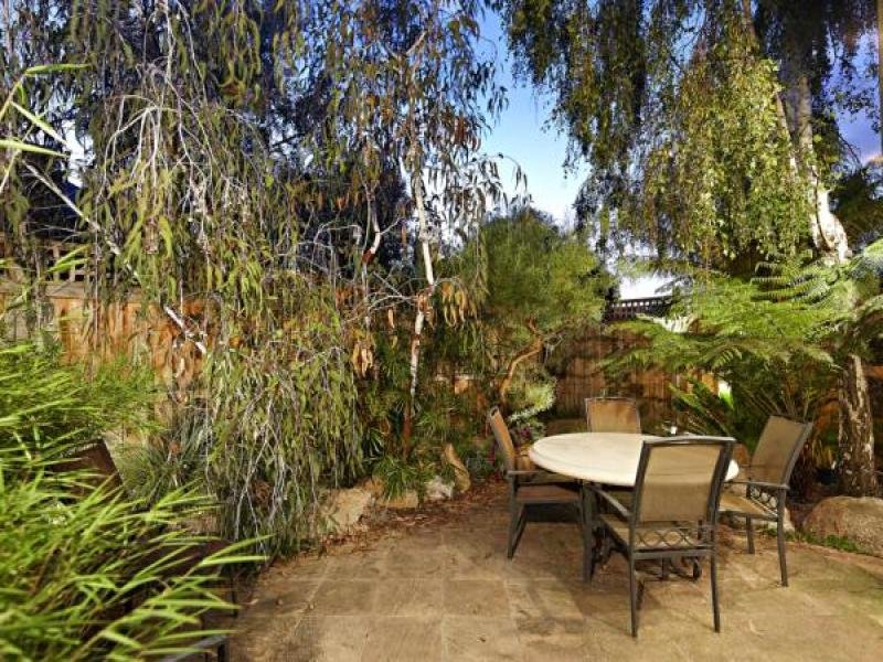 Gallery: 46 Dinsdale Street