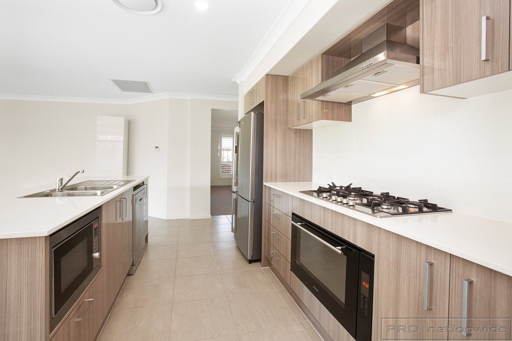 46 Emperor Parade CHISHOLM 8