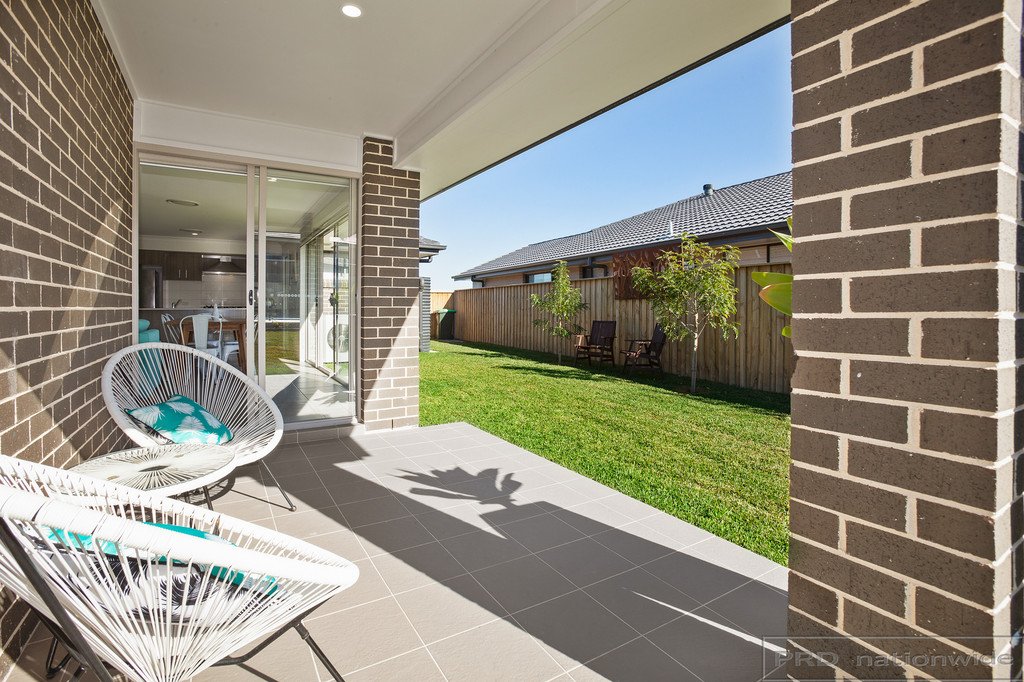 46 Emperor Parade CHISHOLM 16