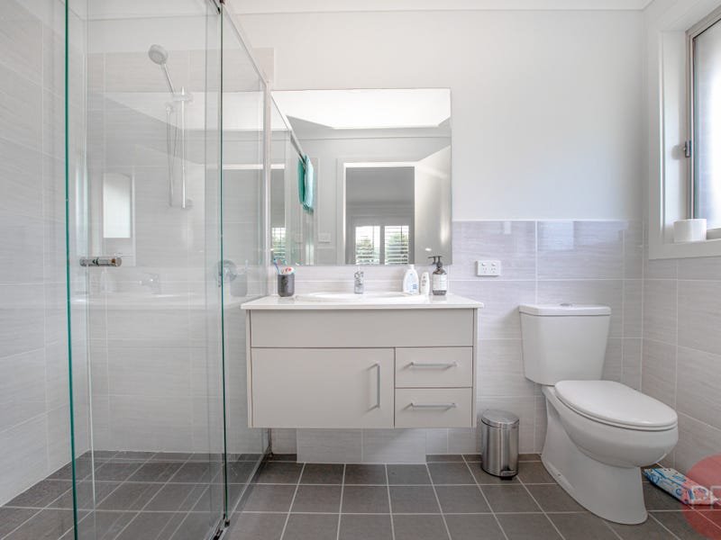 46 Emperor Parade CHISHOLM 9