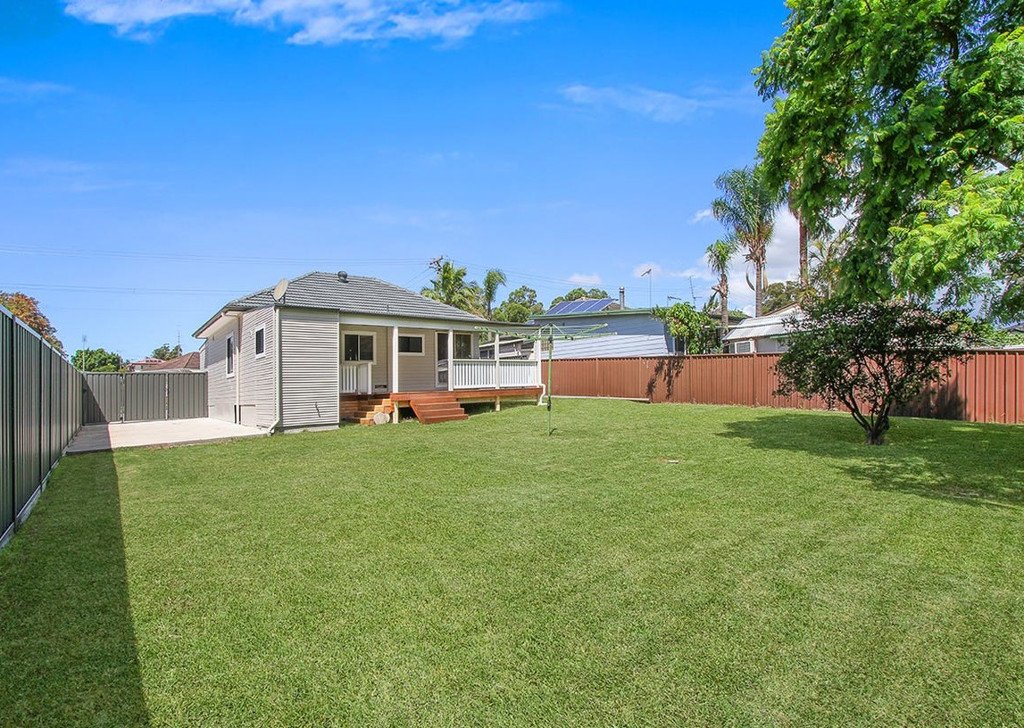46 Lakelands Drive DAPTO 8