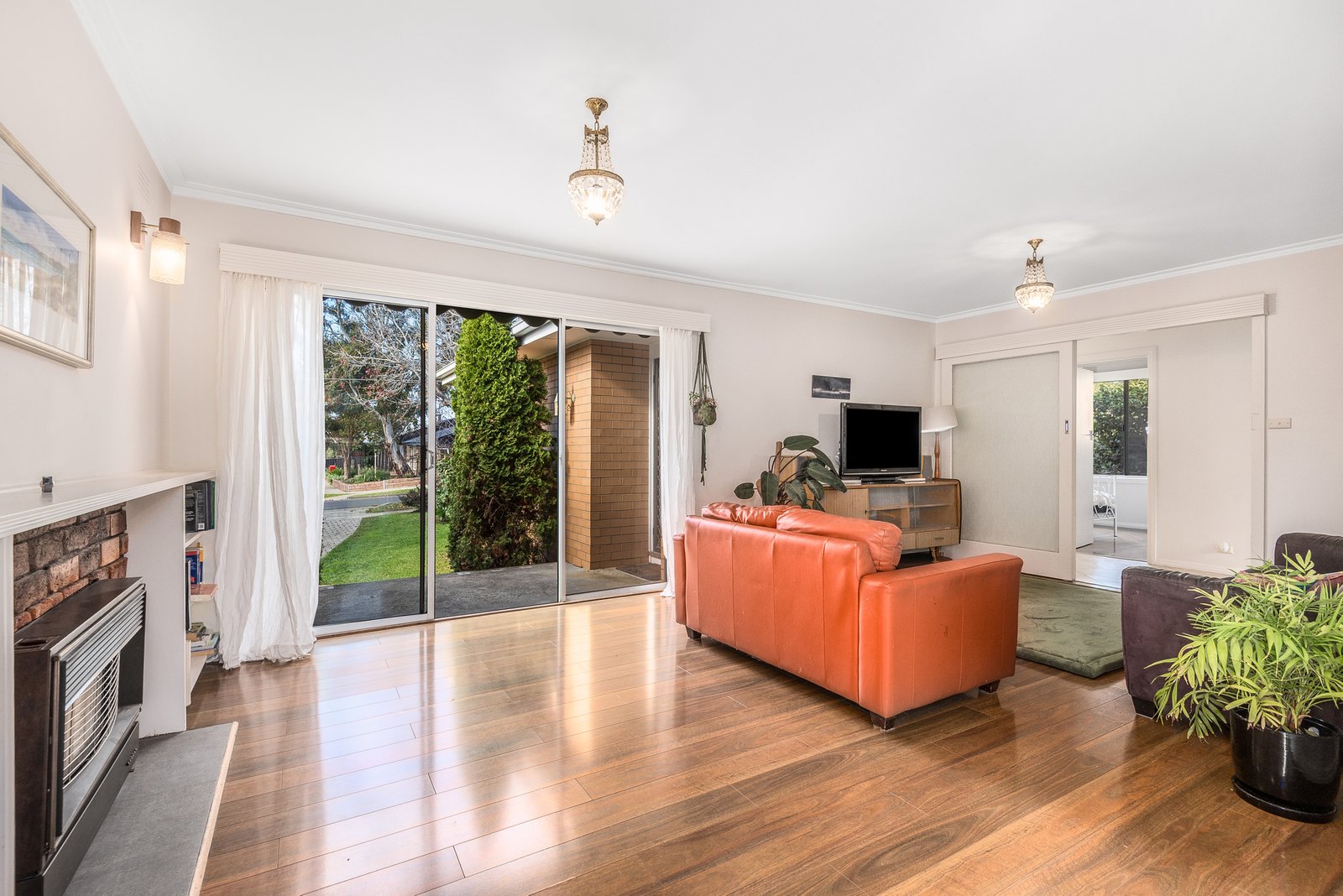 Gallery: 46 Larcombe Street