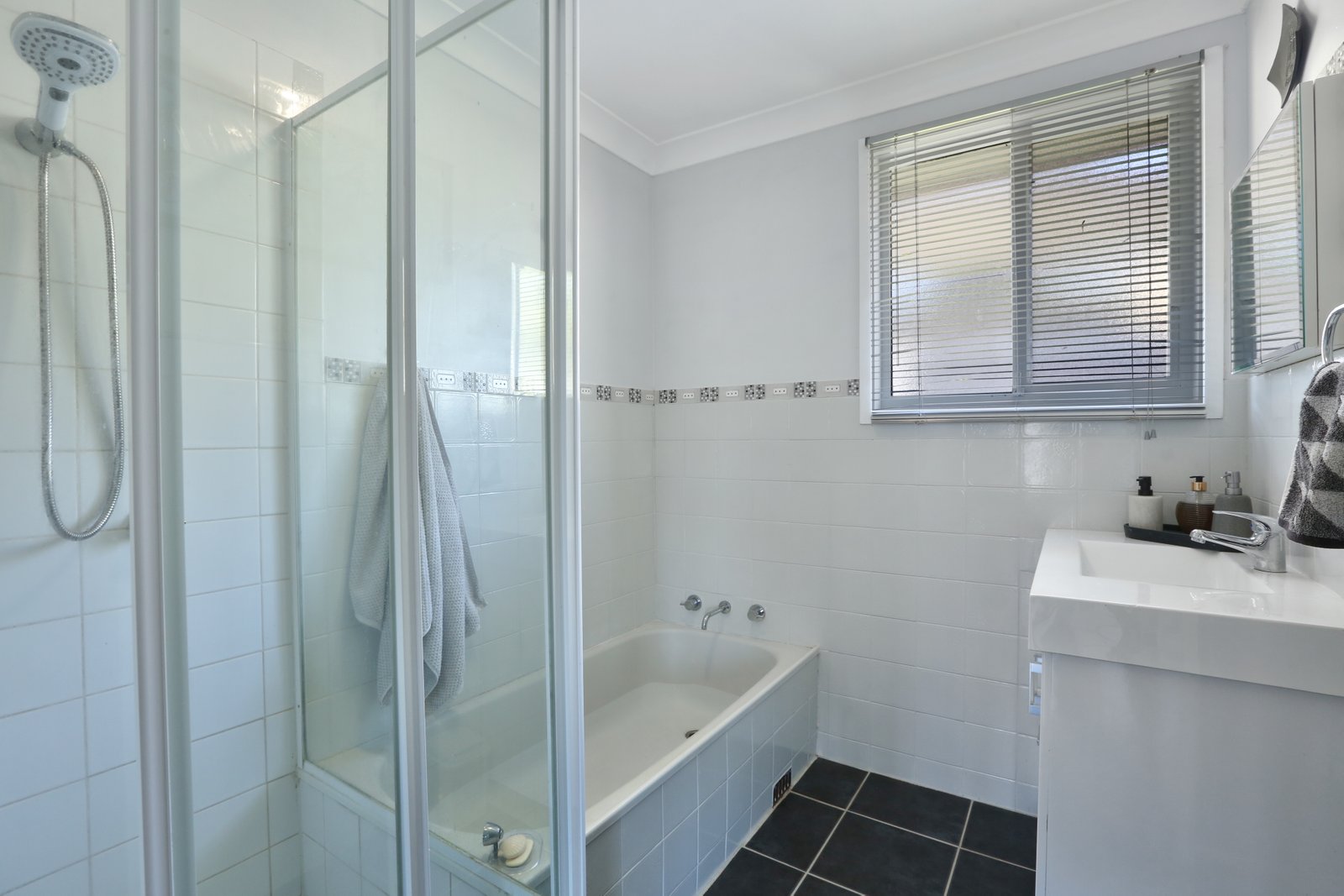 46 Loch Carron Avenue FARMBOROUGH HEIGHTS 6