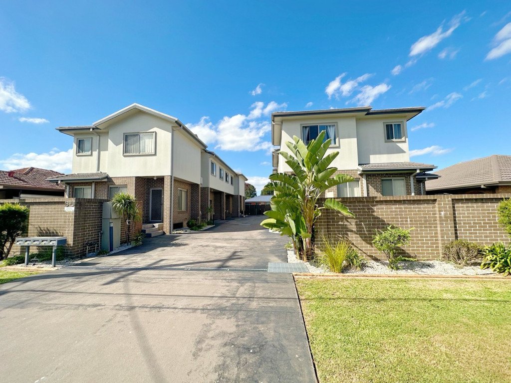 4/6 Market Street MOOREBANK 1