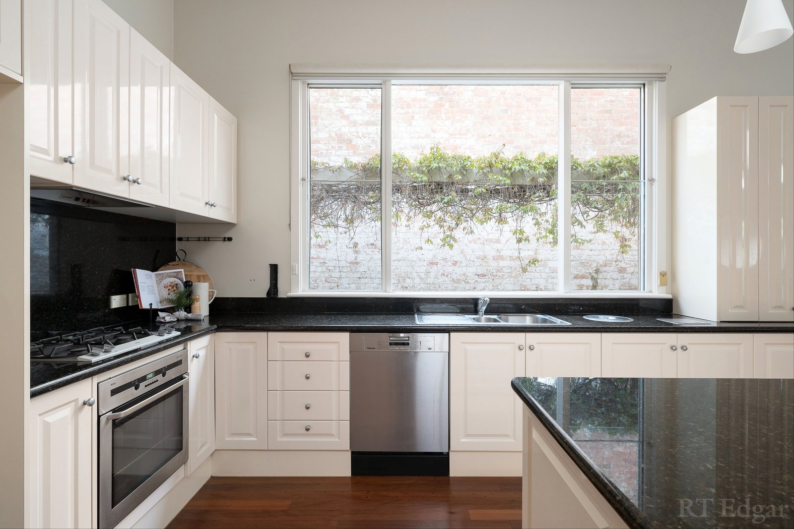 Real Estate and Property in 46 May Road, Toorak, VIC