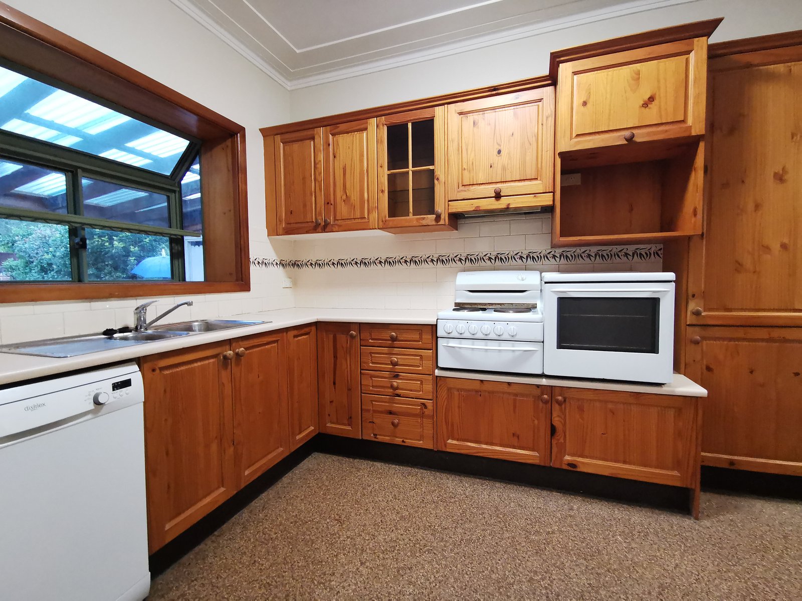 46 Monaro Avenue KINGSGROVE 2