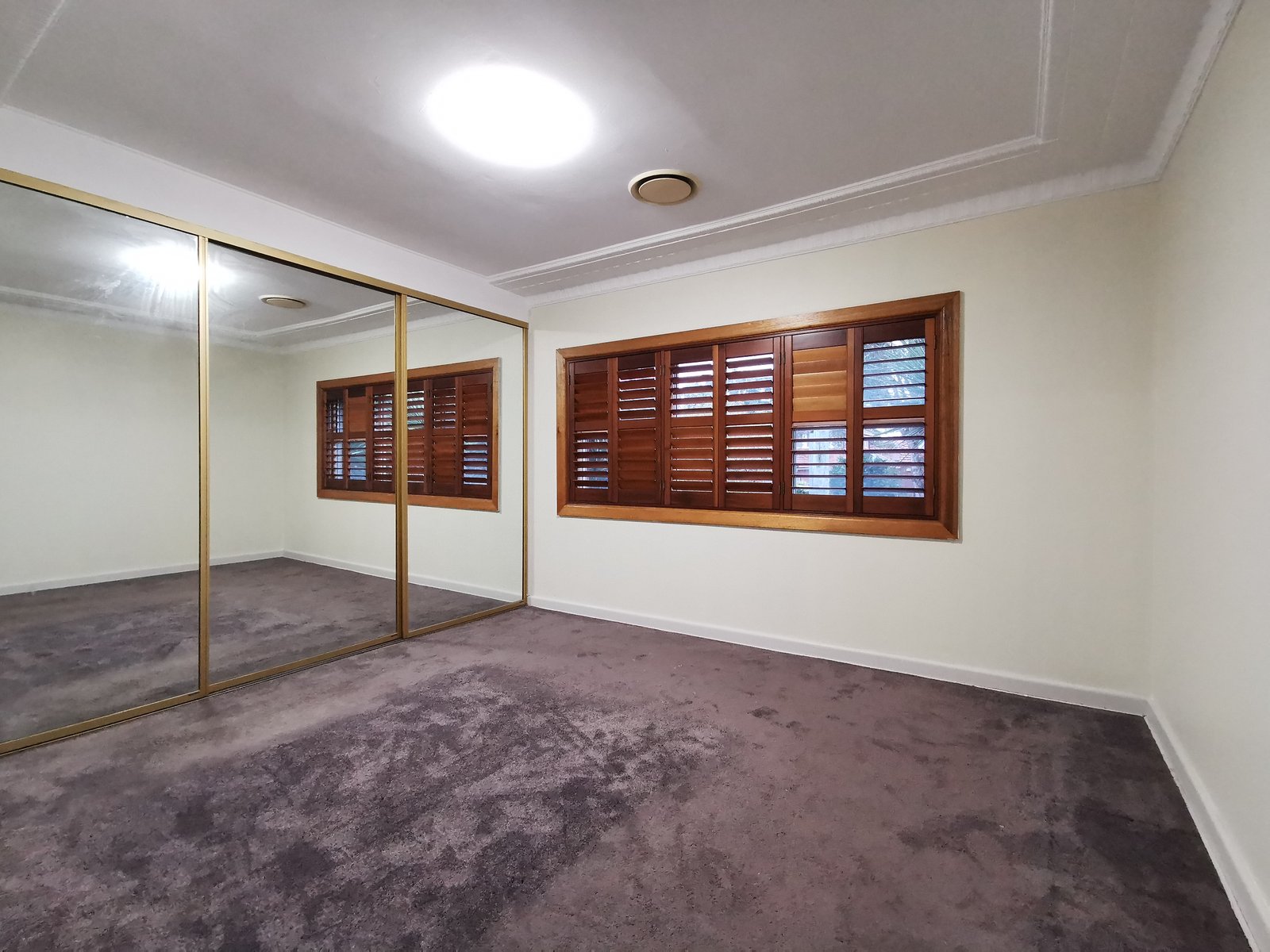 46 Monaro Avenue KINGSGROVE 4