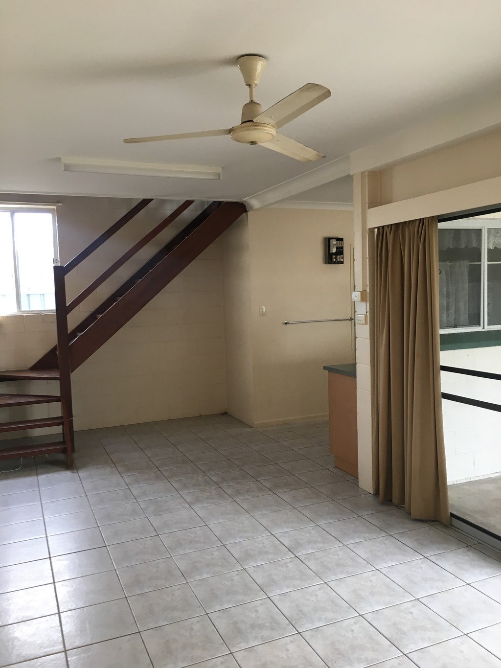 4/6 Robert Street PROSERPINE 1