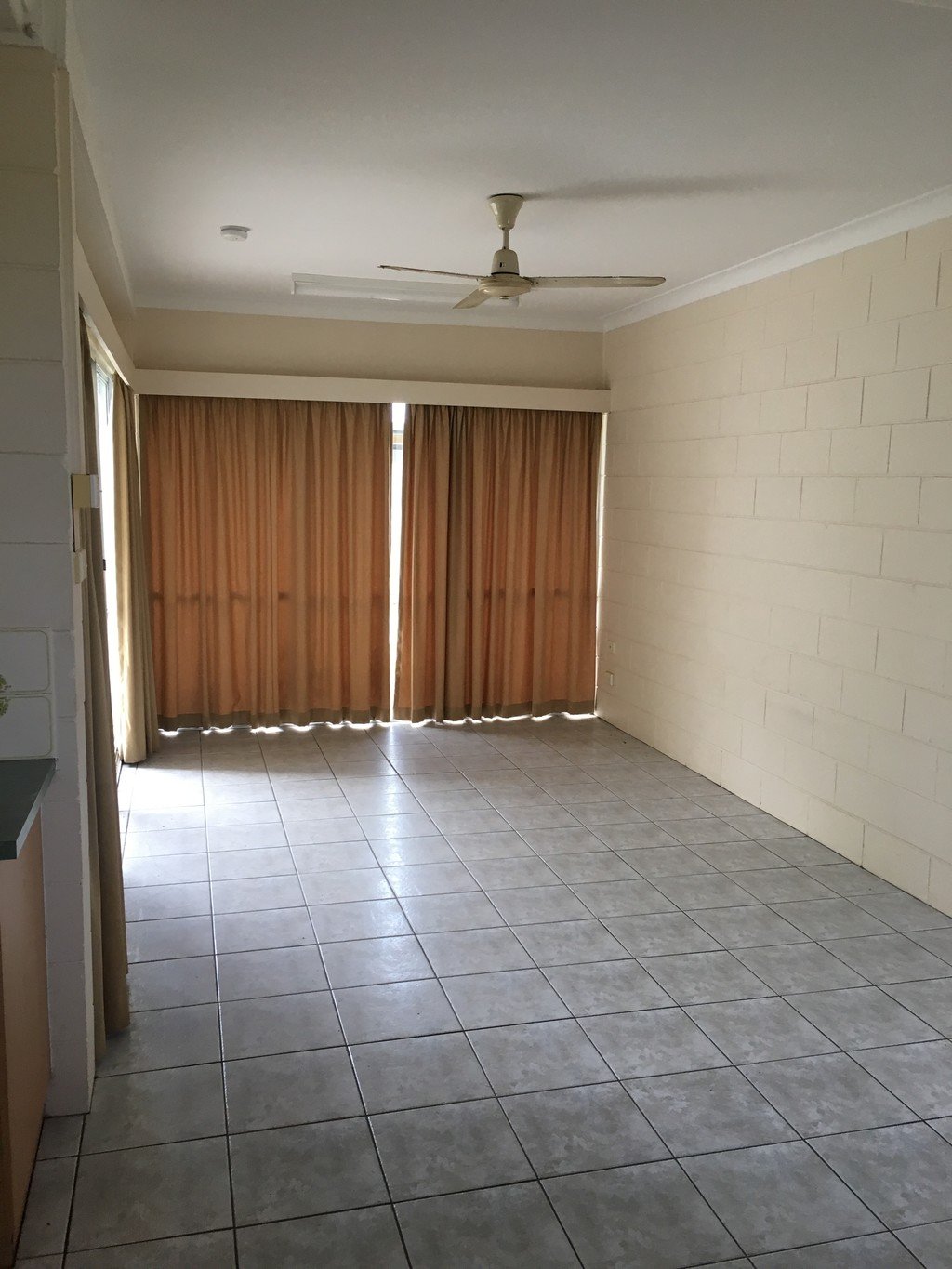 4/6 Robert Street PROSERPINE 2