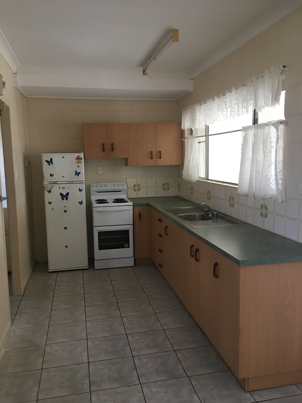 4/6 Robert Street PROSERPINE 3