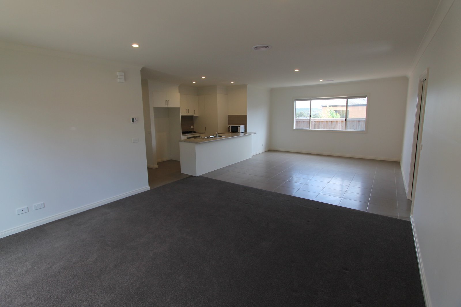 4/6 Sainsbury Court MOUNT CLEAR 2