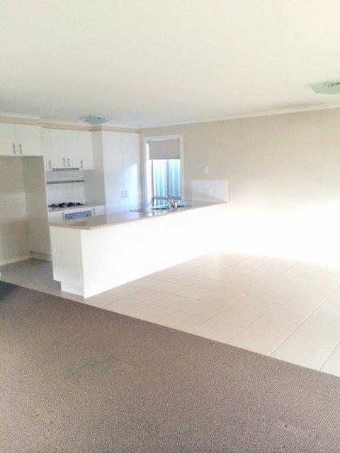 4/6 St George Park Drive KANGAROO FLAT 2