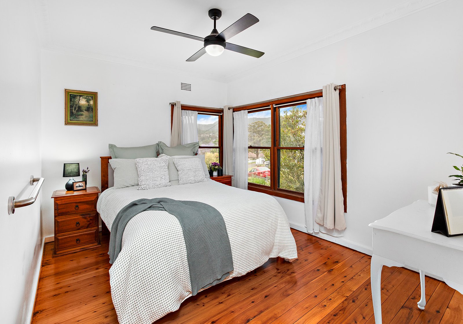 46 Stanleigh Crescent WEST WOLLONGONG 4