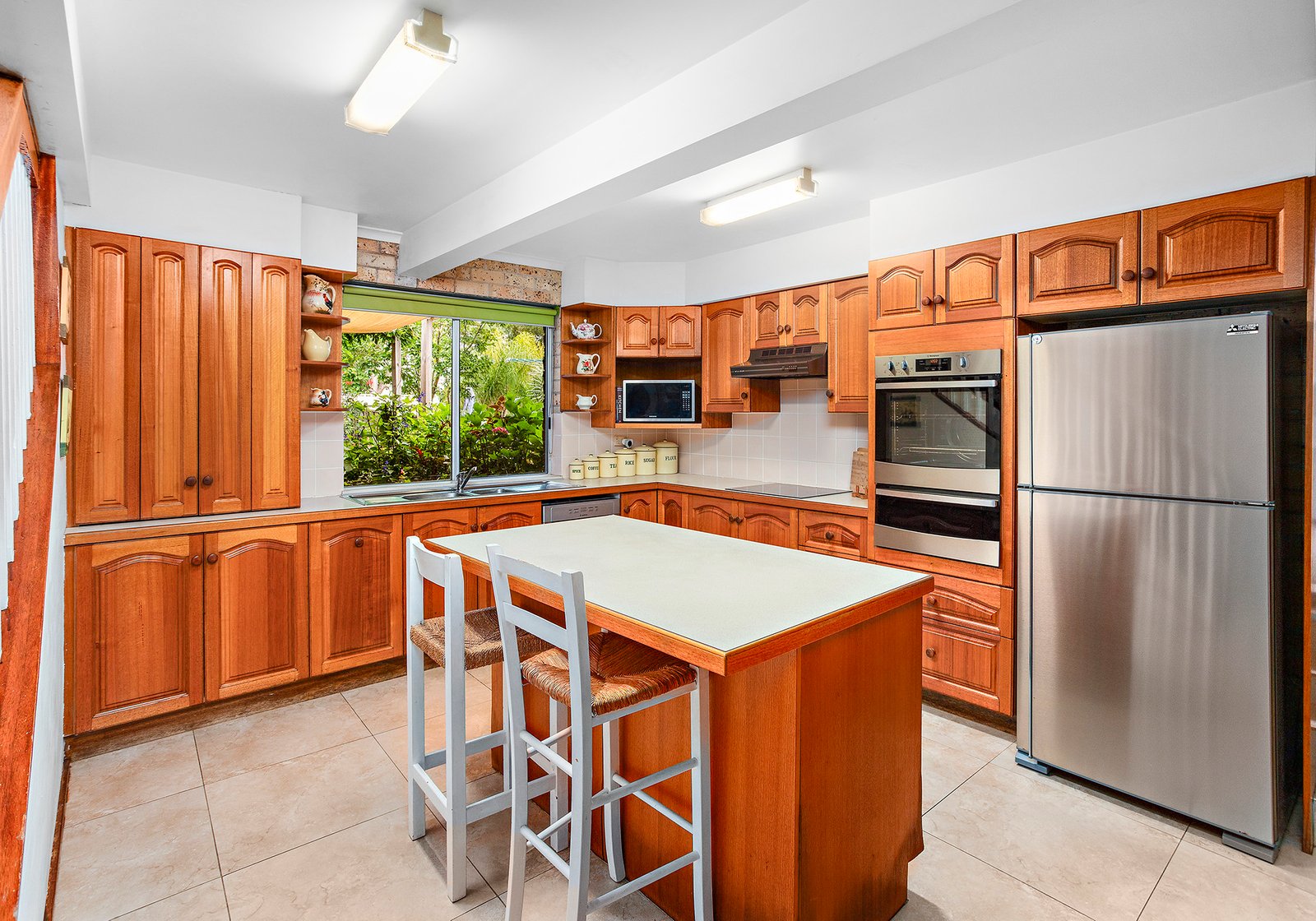 46 Stanleigh Crescent WEST WOLLONGONG 9