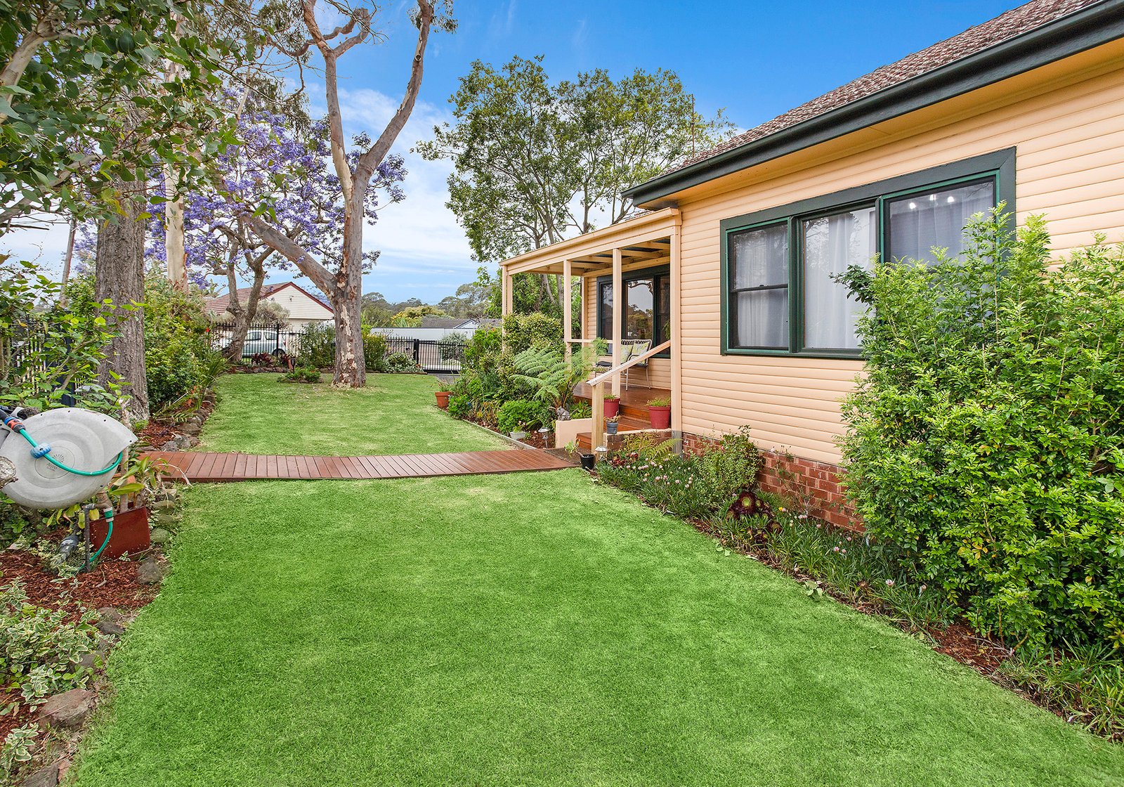 46 Stanleigh Crescent WEST WOLLONGONG 19