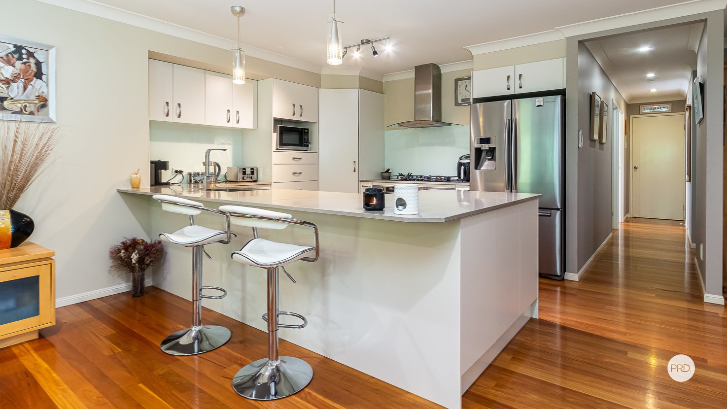 46 SUNNINGDALE Drive REDLAND BAY 8